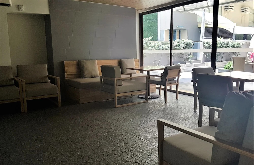 Cozy Pad in Heart of Makati HiSpeed WiFi