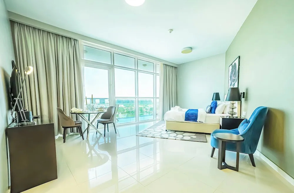 Nasma Holiday Homes - DAMAC Hills Artesia Tower C