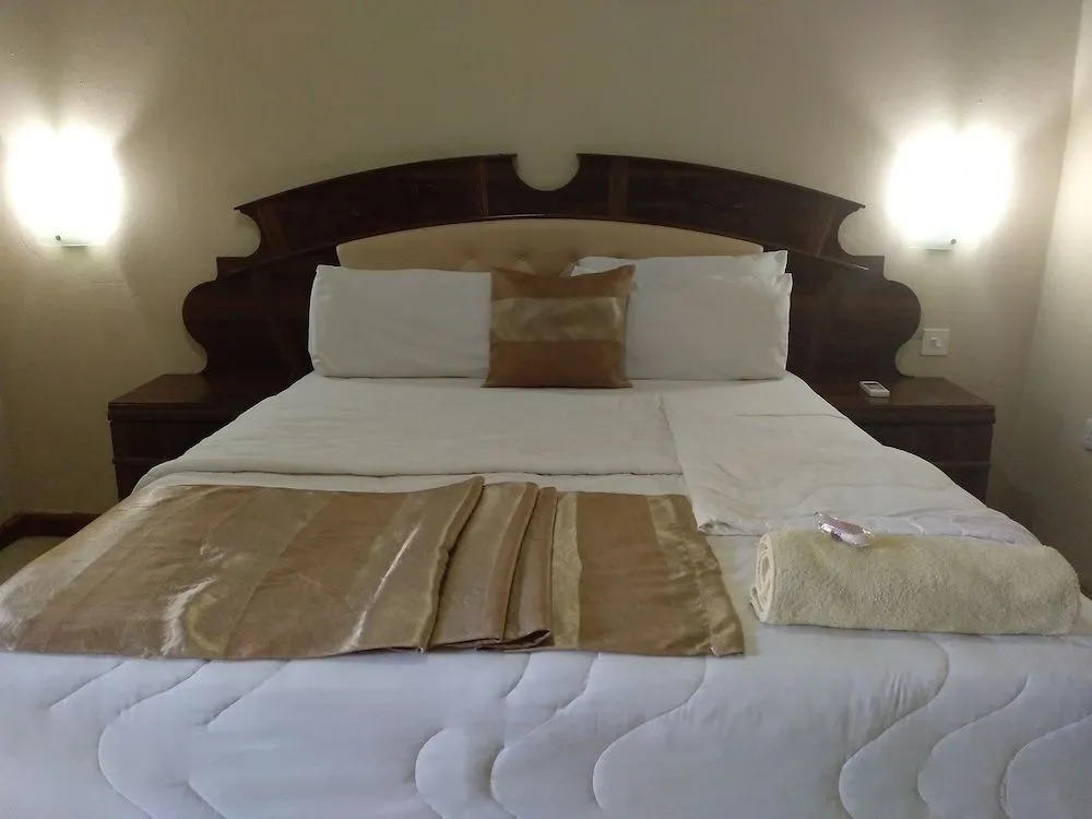 Golden Days Executive lodge