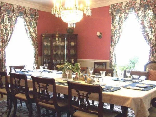 Farnam Guest House