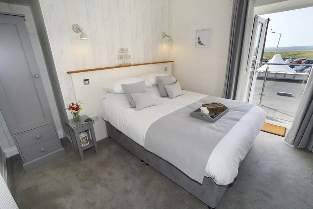 The Estuary Bar and Rooms