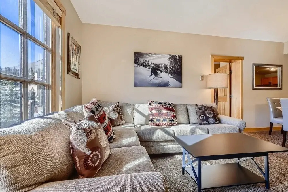 Passage Point 319 2 Bedroom Condo by RedAwning