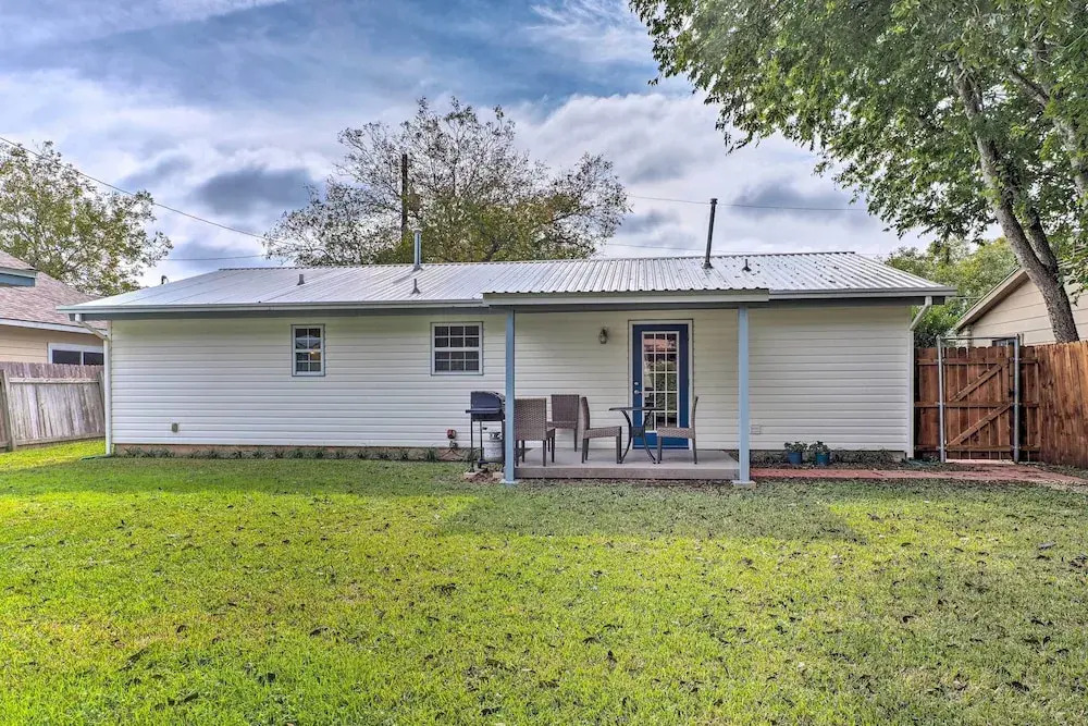 Pet-friendly Georgetown Home < 1 Mi to Dtwn!