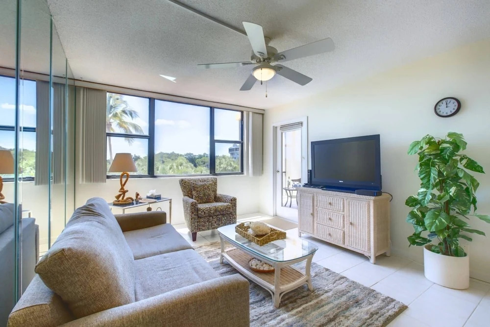 Harbor Towers 3rd Fl 1 Bedroom Pool View