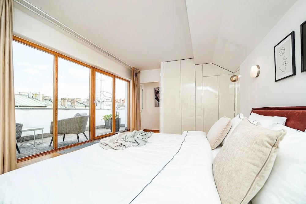 Lavish And Chic Duplex Apartment for Families and Couples