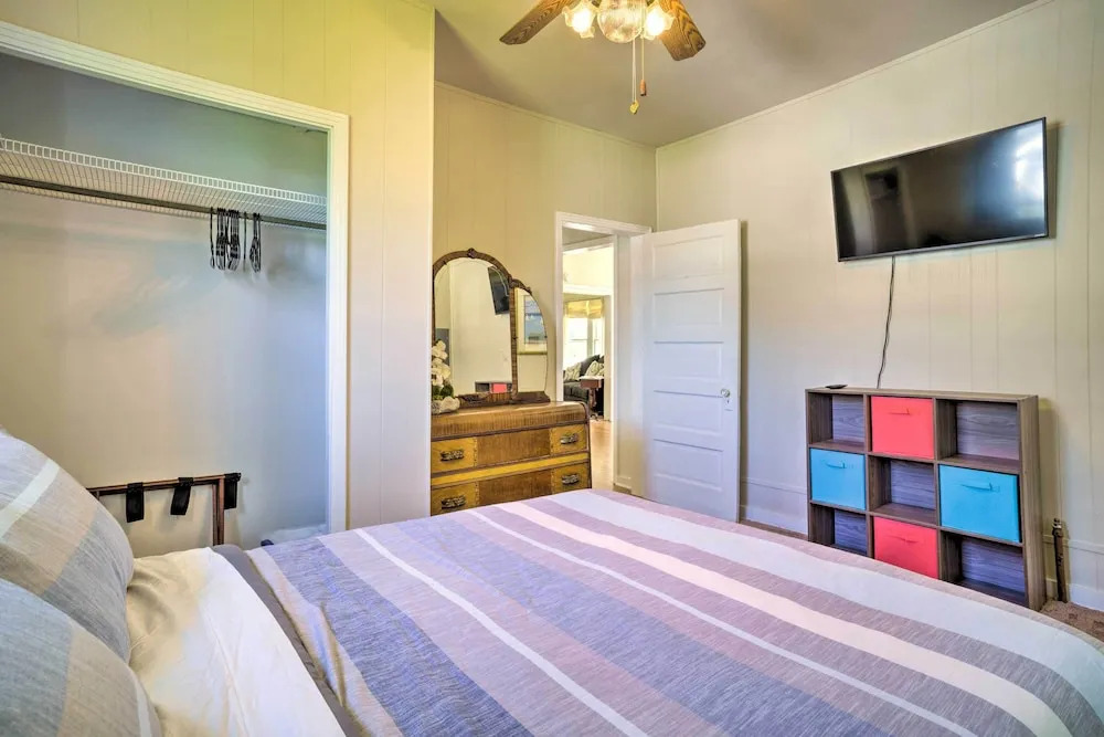 Cozy Corinth Escape ~ Half-mi to Shop & Dine!