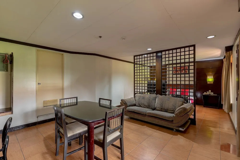Check Inn Bacolod by RedDoorz