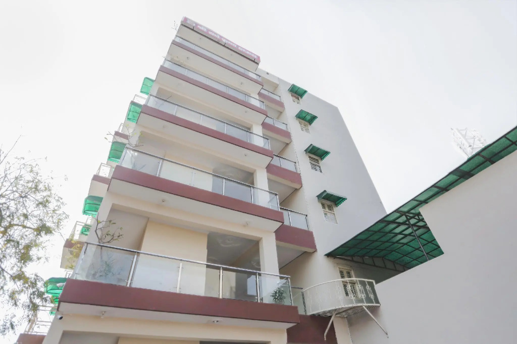 Capital O 78896 Hotel Green Apple 1