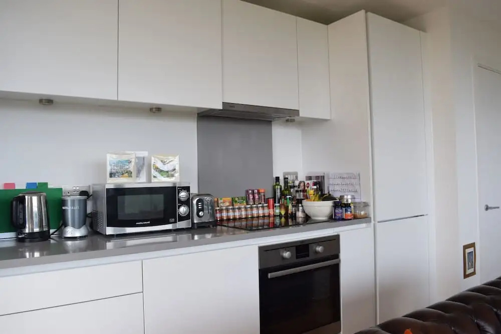 Stylish Flat With A Balcony Over Canal in Bethnal Green