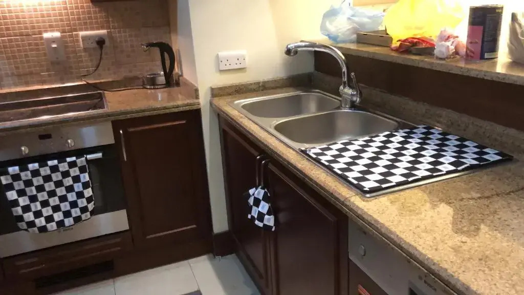 2 bedrooms apartment in Marina 1 towers king Abdullah economy city شقه غرفتين في المارينا ١