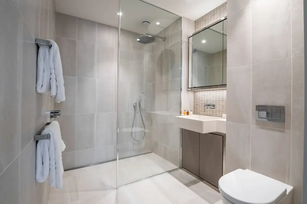 Stylish Studio Apartment With River Views in Londons Bustling Docklands