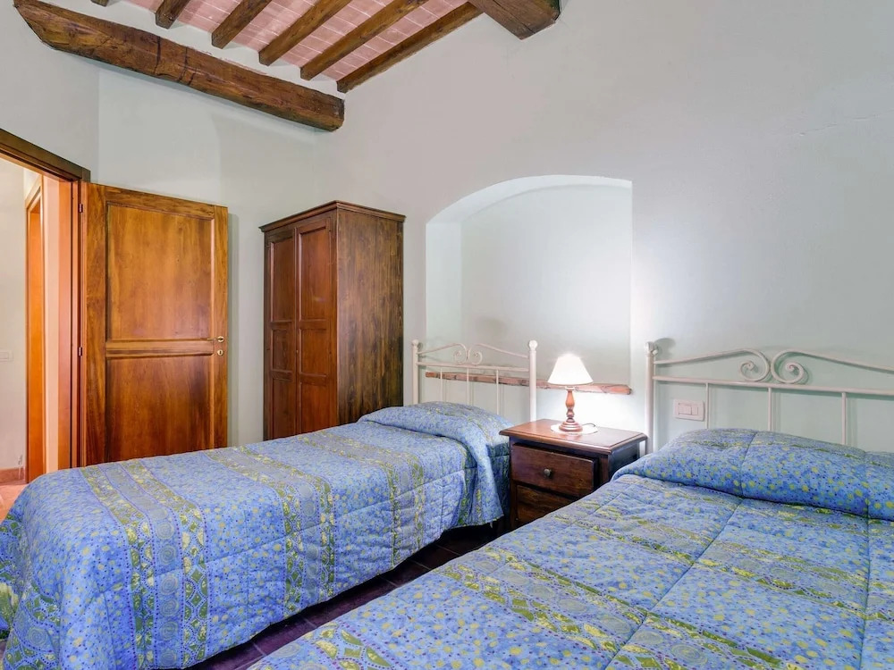 Scenic Apartment in Casole D'elsa With Pool