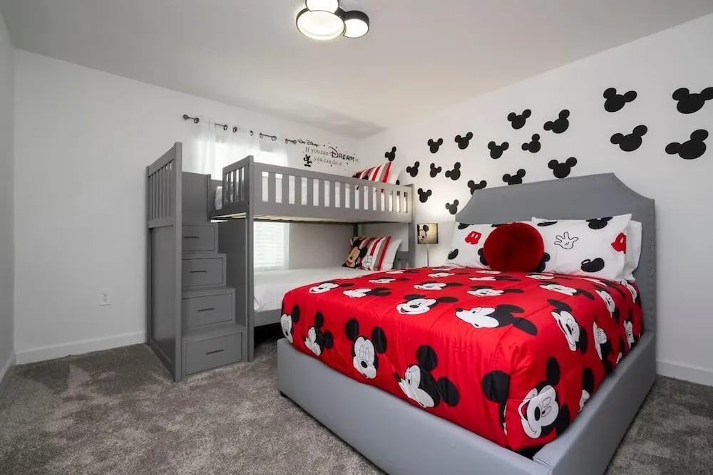 Stunning 4 Bd Close to Disney @ Storey Lake 2569