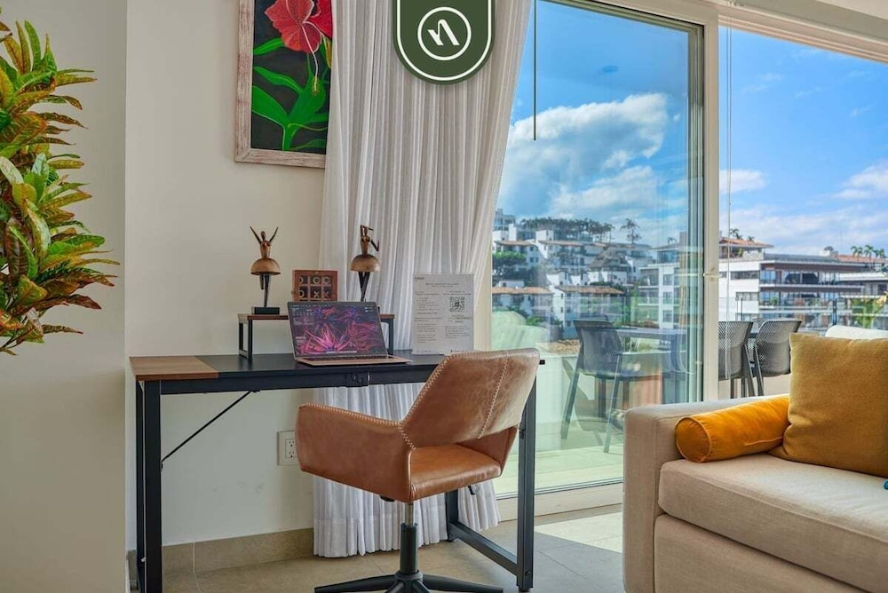 Luxury 1 BR Condo in the Heart of Romantic Zone