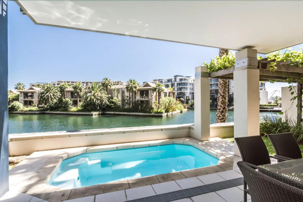 Mountain Marina Luxury Apartments