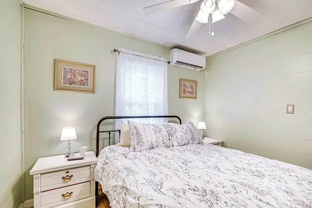 1 Mi to Ocala Dtwn Square: Home w/ Yard!