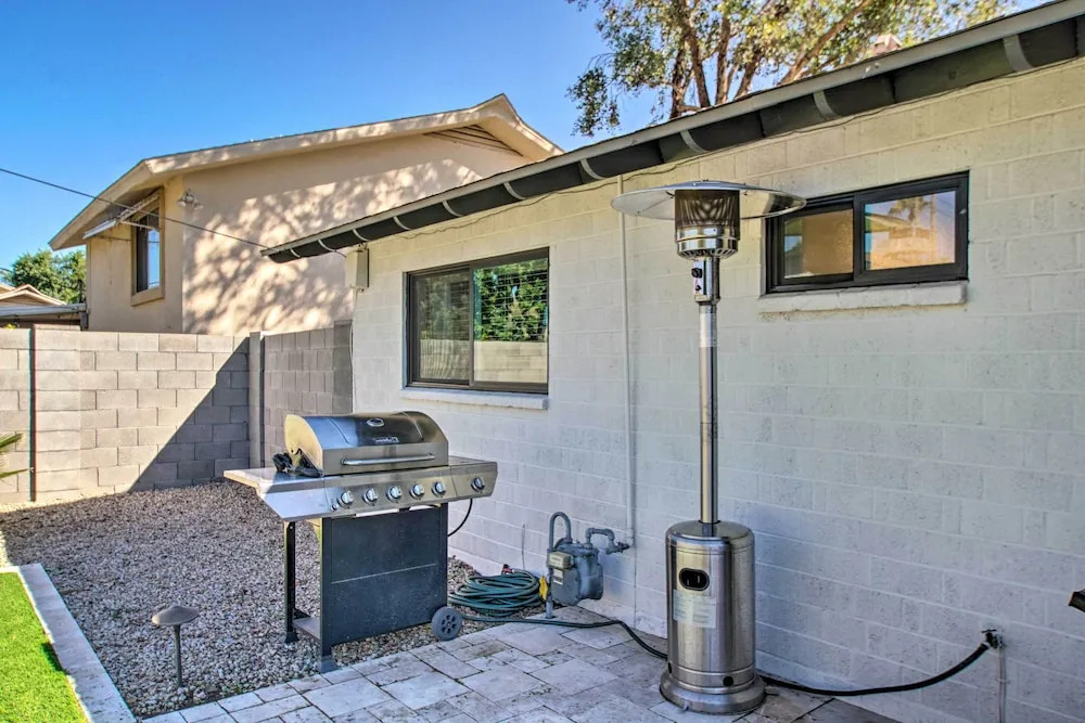 Stylish Scottsdale Oasis Close to Old Town!