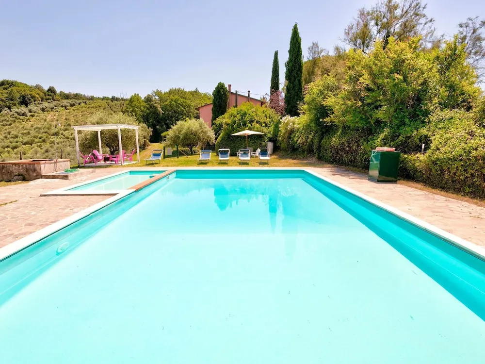 Majestic Farmhouse in San Vivaldo with Swimming Pool