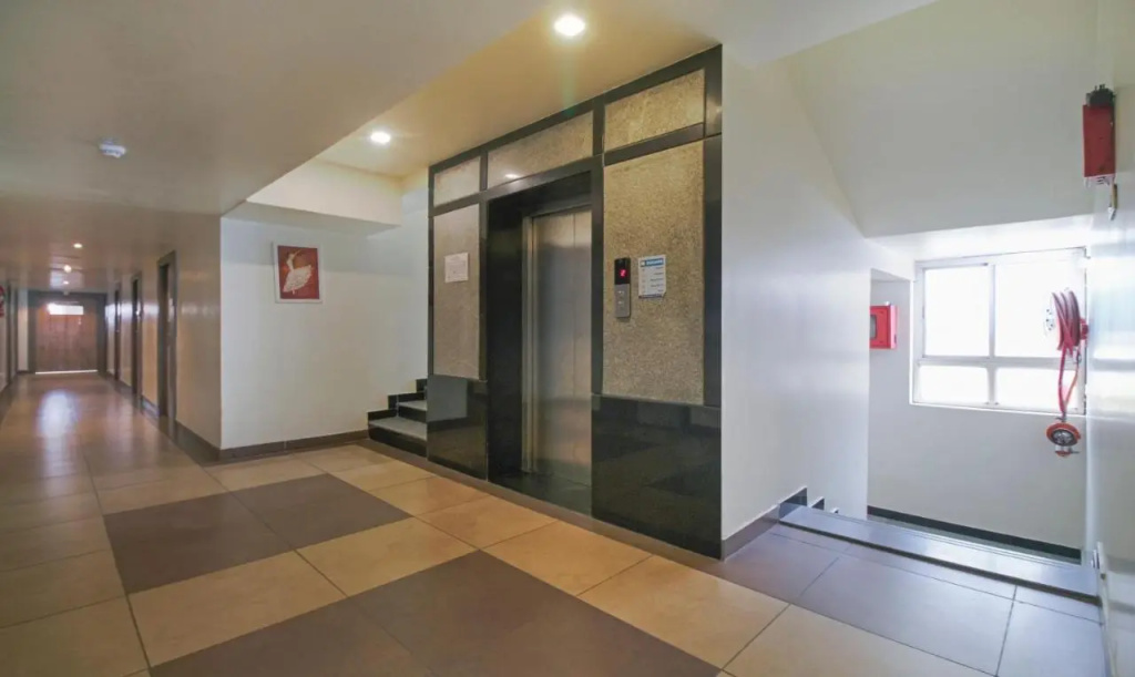 Itsy Hotels N Square