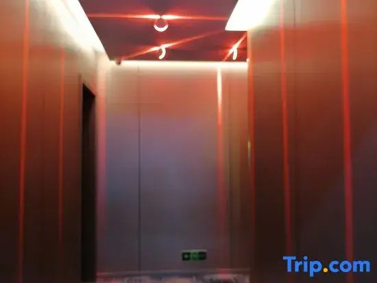 Lingshou Week Eight Themed Hotel