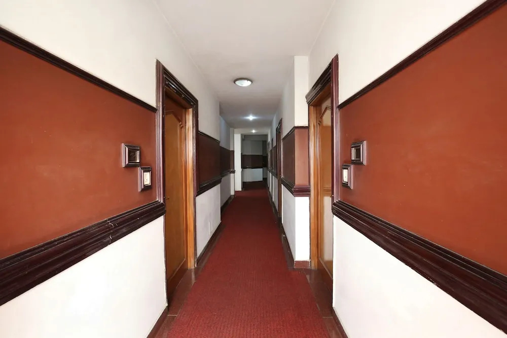 OYO 9985 Hotel Sekhon Grand