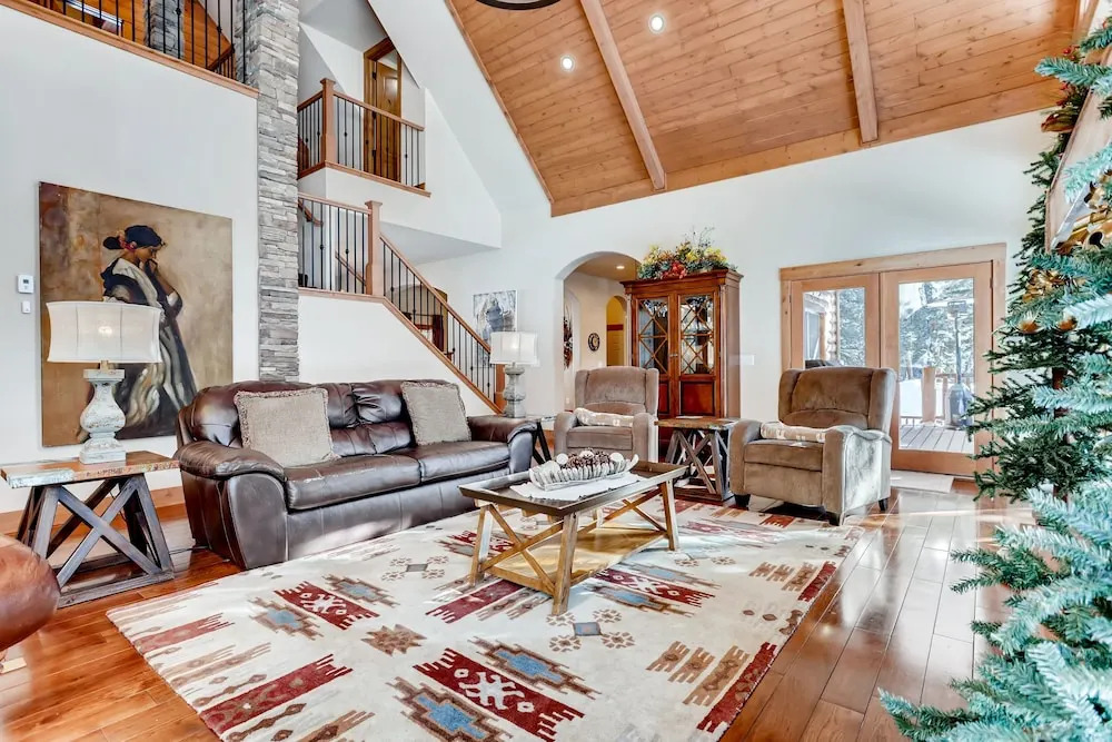 Secluded 6br W/ Hot Tub, Fire Pit & Chef's Kitchen 6 Bedroom Home