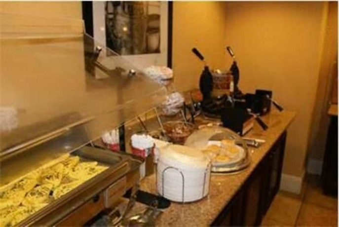 Country Hearth Inn