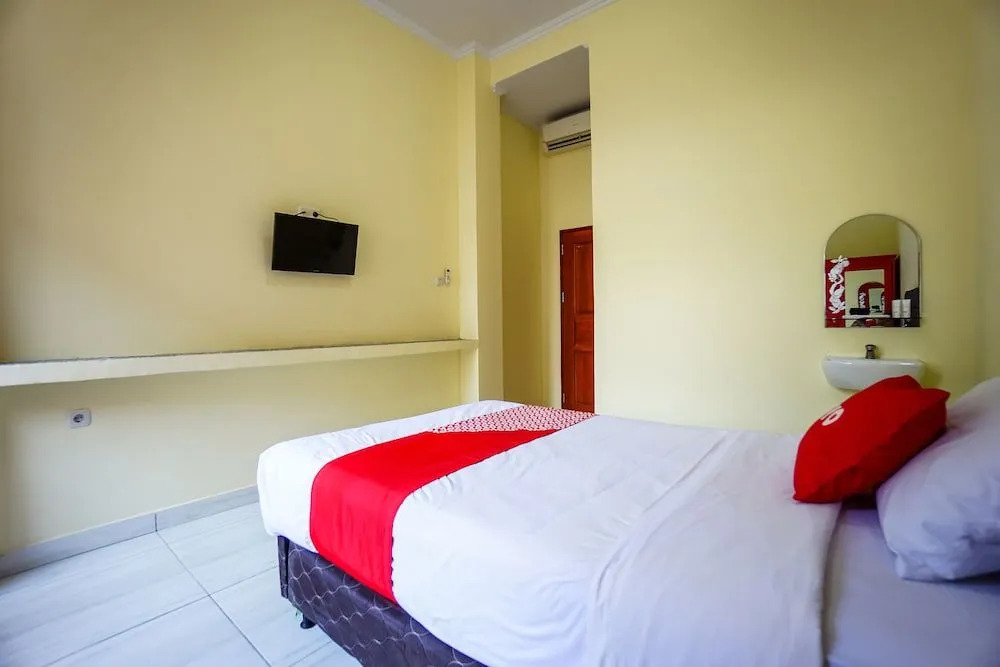 OYO 1914 Wisma Waraney
