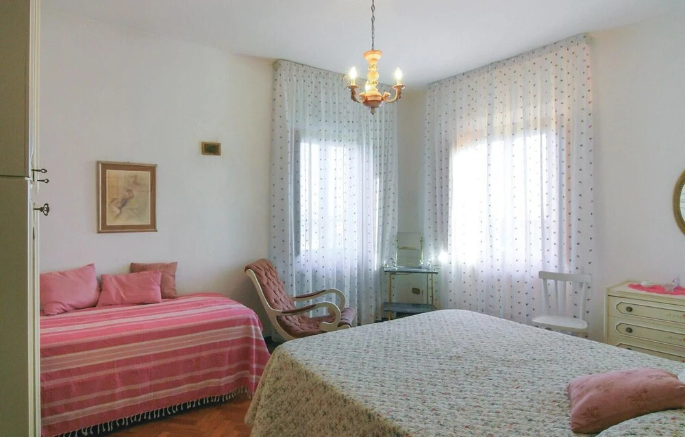 Lovely Home In Castelvecchio Di Comp With Wifi