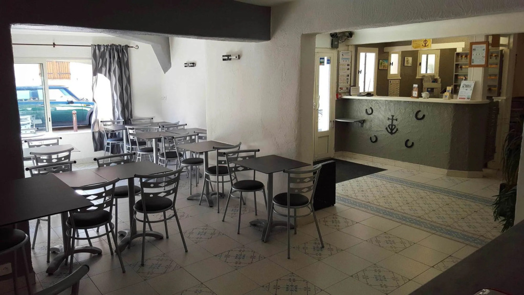 Hotel Les Palmiers En Camargue