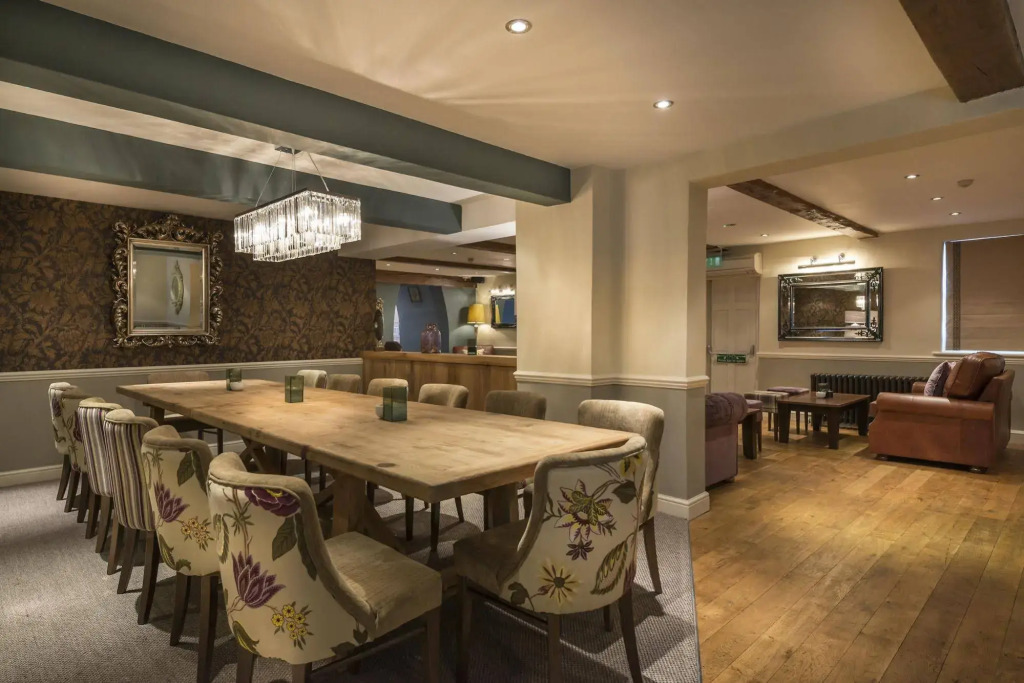 The Royal Oak Hotel, Welshpool - The Coaching Inn Group