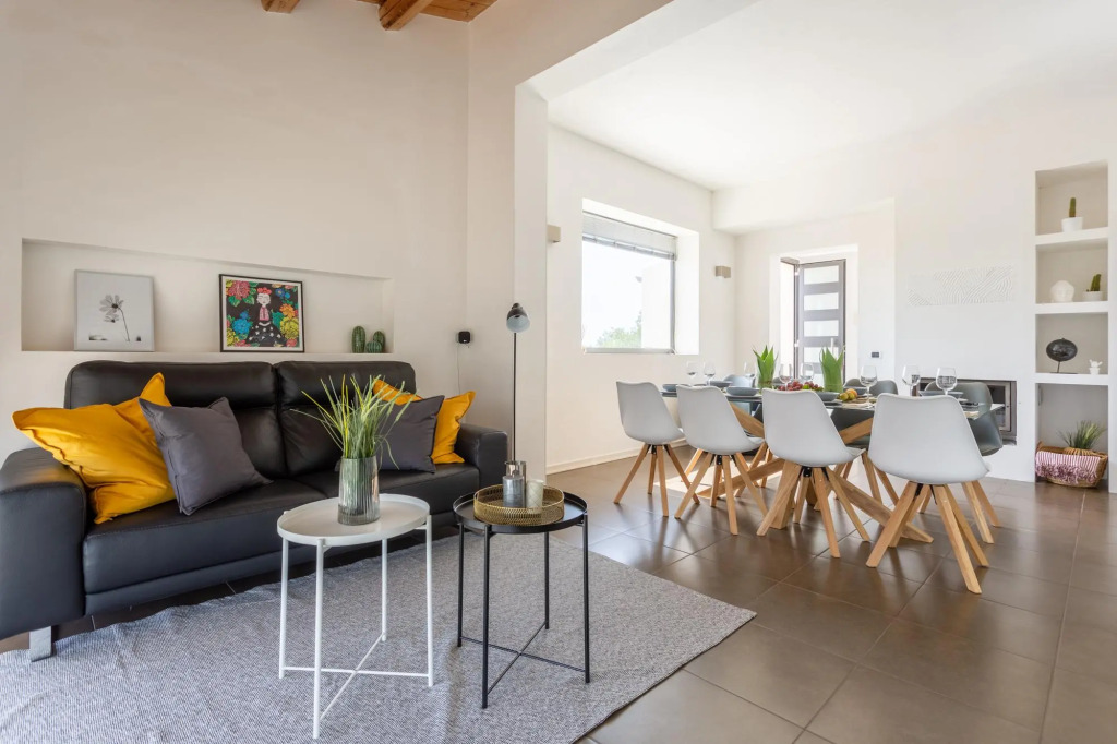 Villa Akos Large Private Pool AC WiFi