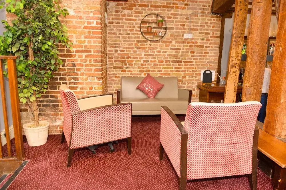 The Limes Bar and Hotel