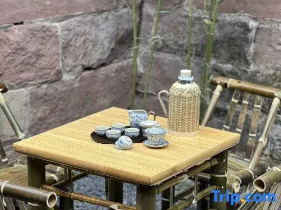 Yunoji Forest Courtyard Homestay (Wufengxi Ancient Town)