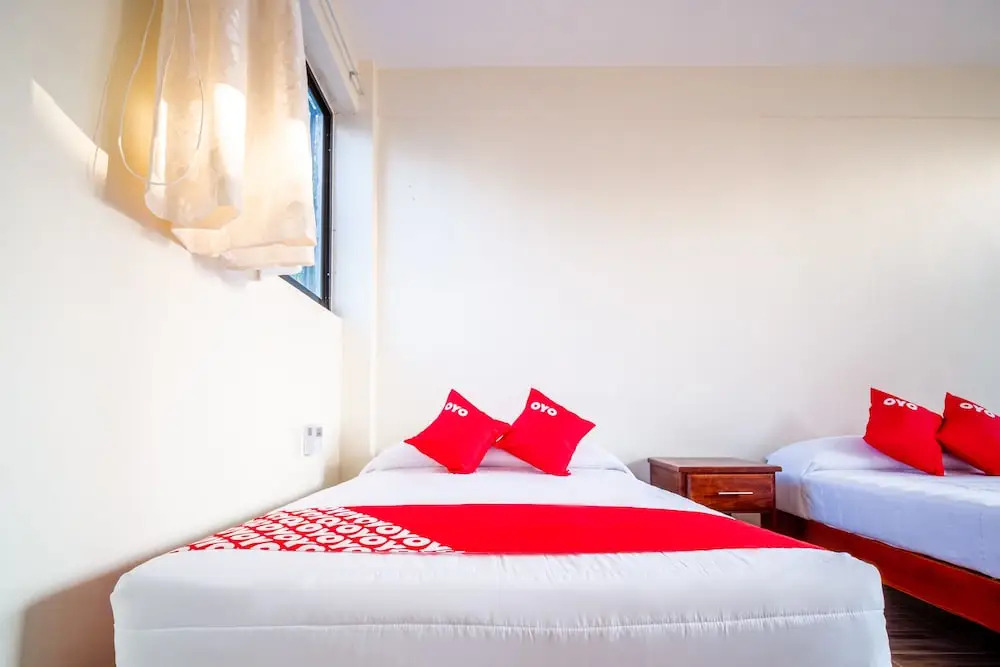 OYO Hotel D Leon