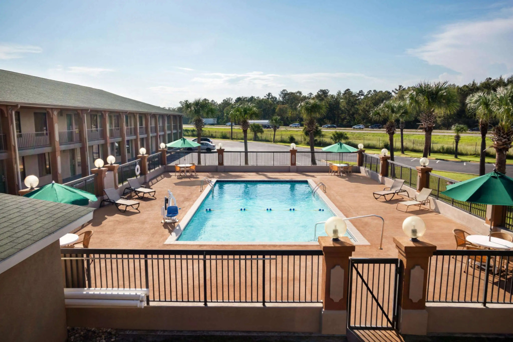 Days Inn by Wyndham Hardeeville/ I-95 State Line