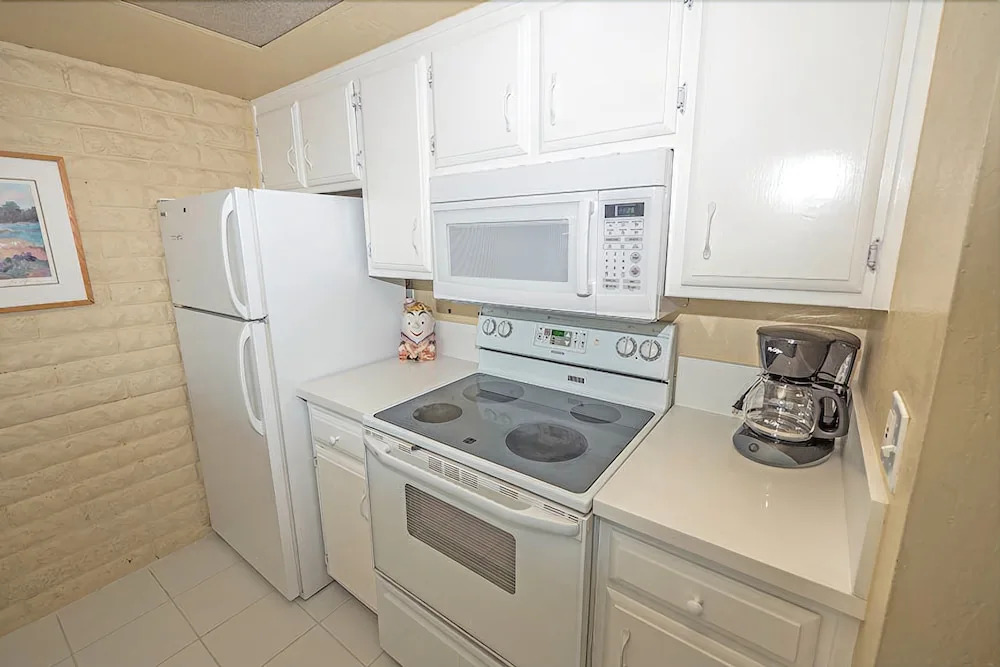 439 Ala Wai Blvd.,103 - 3 Br condo by RedAwning