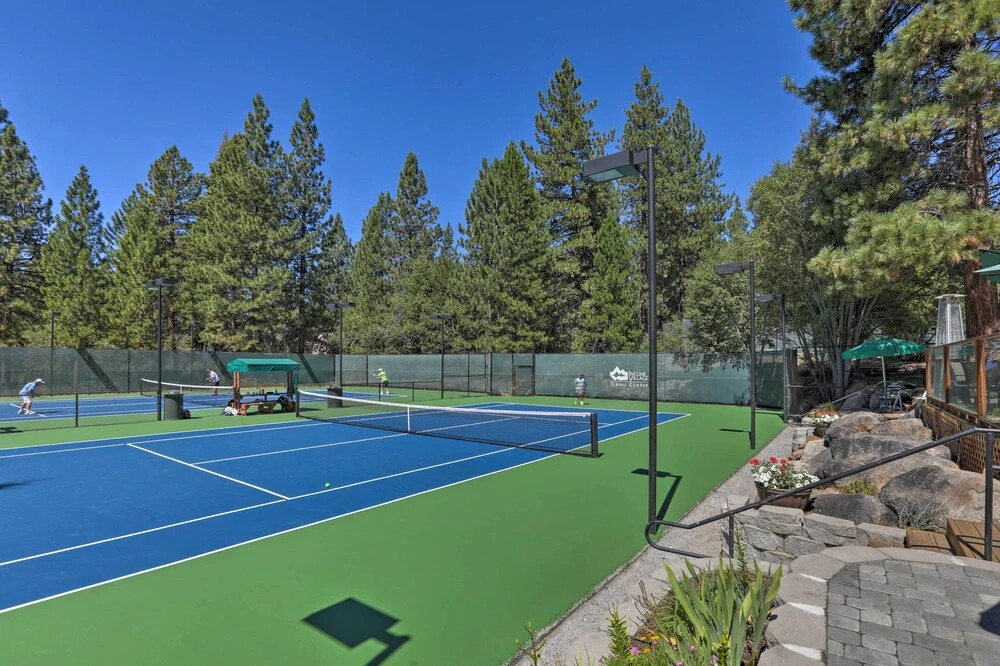 3 Mi to Lake Tahoe: Quiet Incline Village Cabin