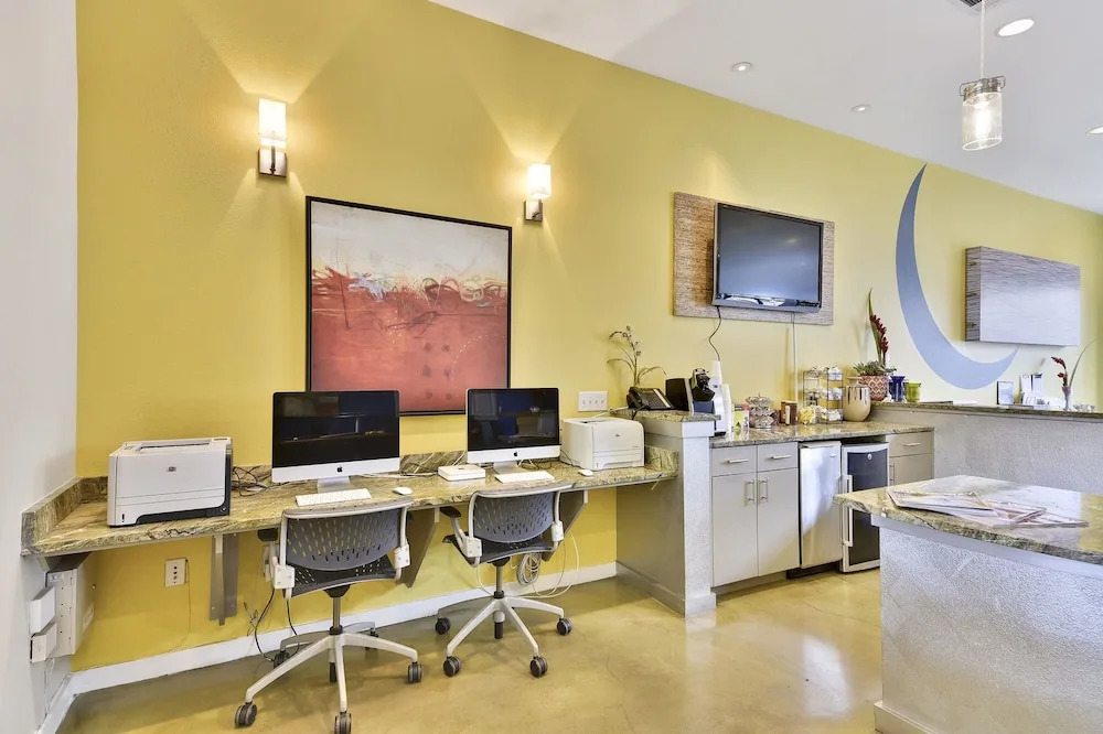 StayLo Luxury 1 Bedroom Apartment