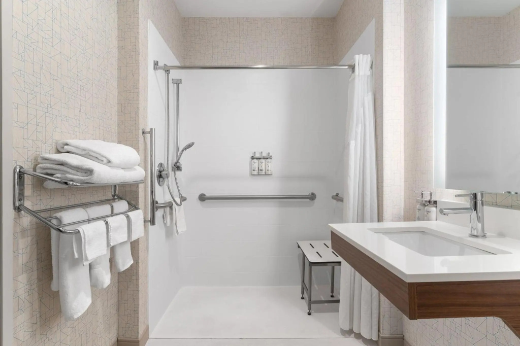 Holiday Inn Express Hotel & Suites Coralville by IHG