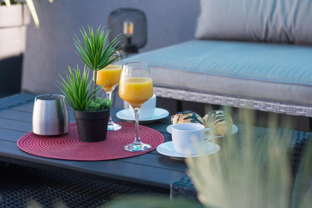 Apartments Lidija - see view with private hot tub and split level apartment with garden