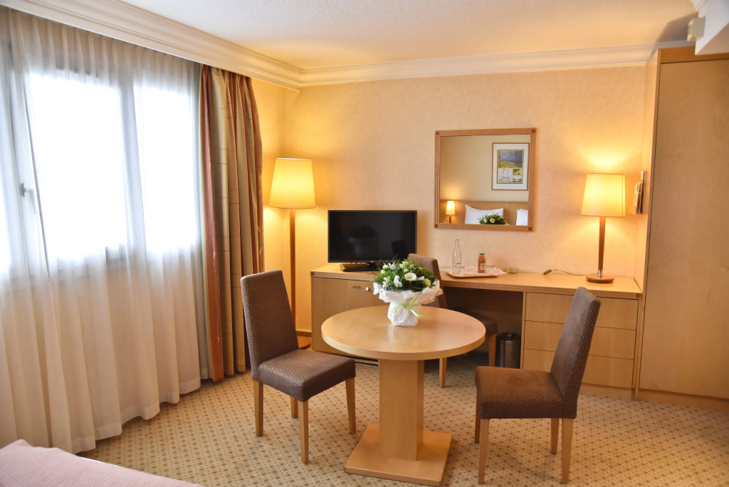 Holiday Inn Calais-Centre by IHG
