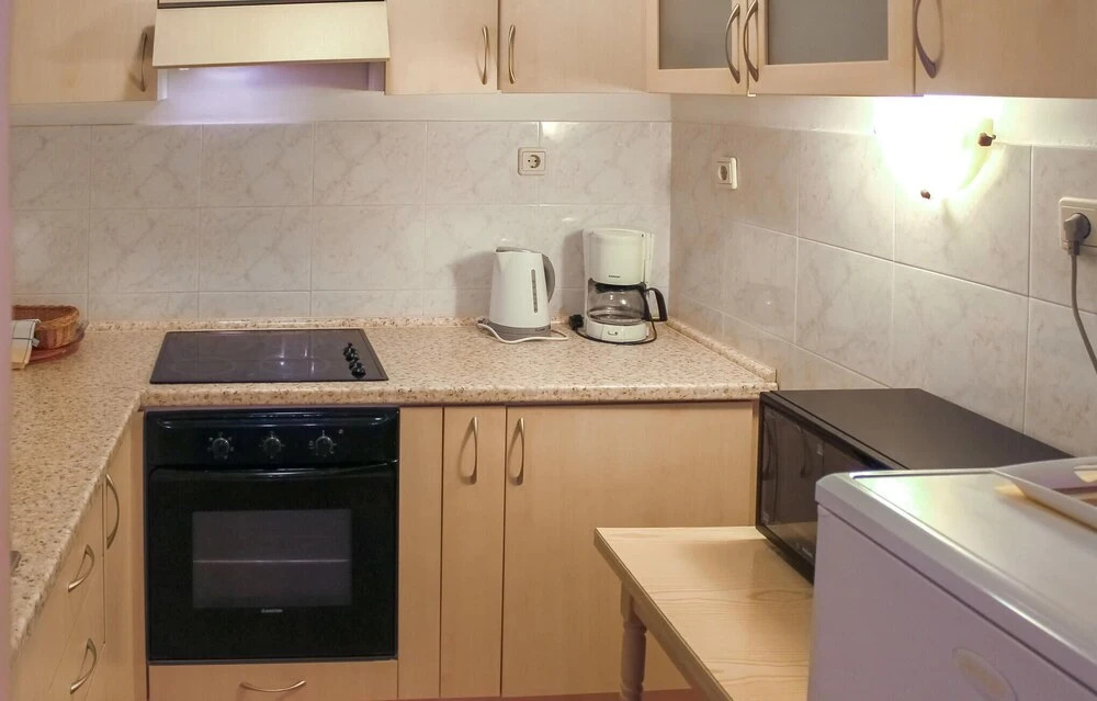 Stunning Apartment in Podgora With 2 Bedrooms and Wifi