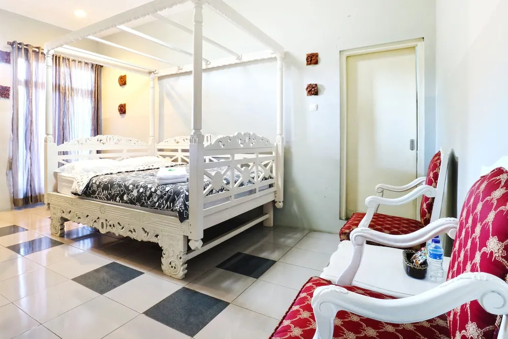 Rose Chamber Bed & Breakfast