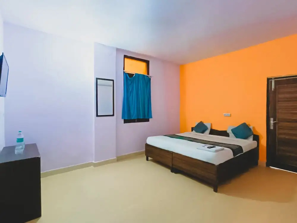 Roomshala 030 Lisa Homes