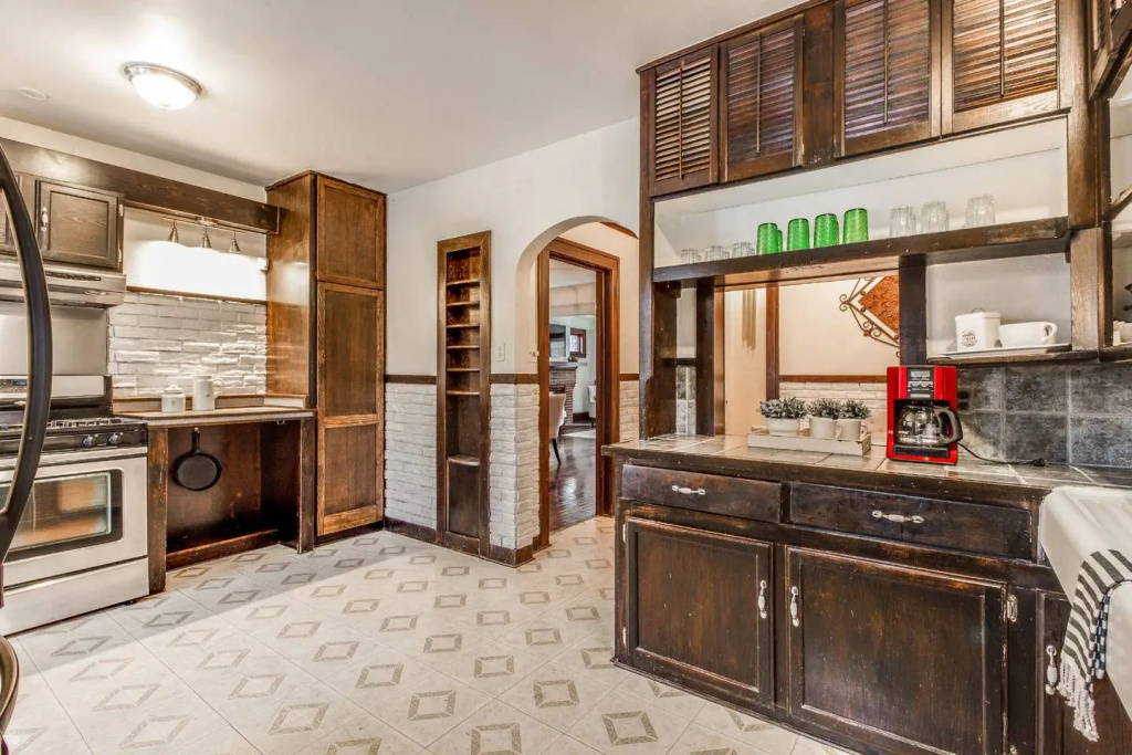 Glamorous Green Beauty in the Heart of University District 15min to Downtown