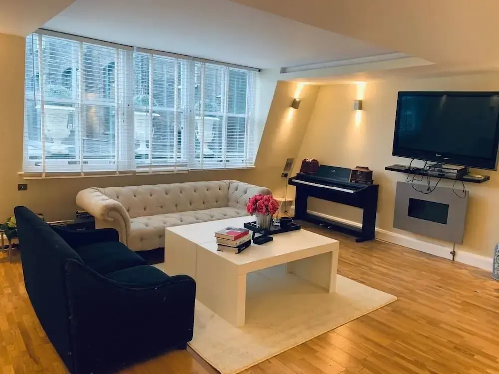 Captivating 3Bed Apartment in London