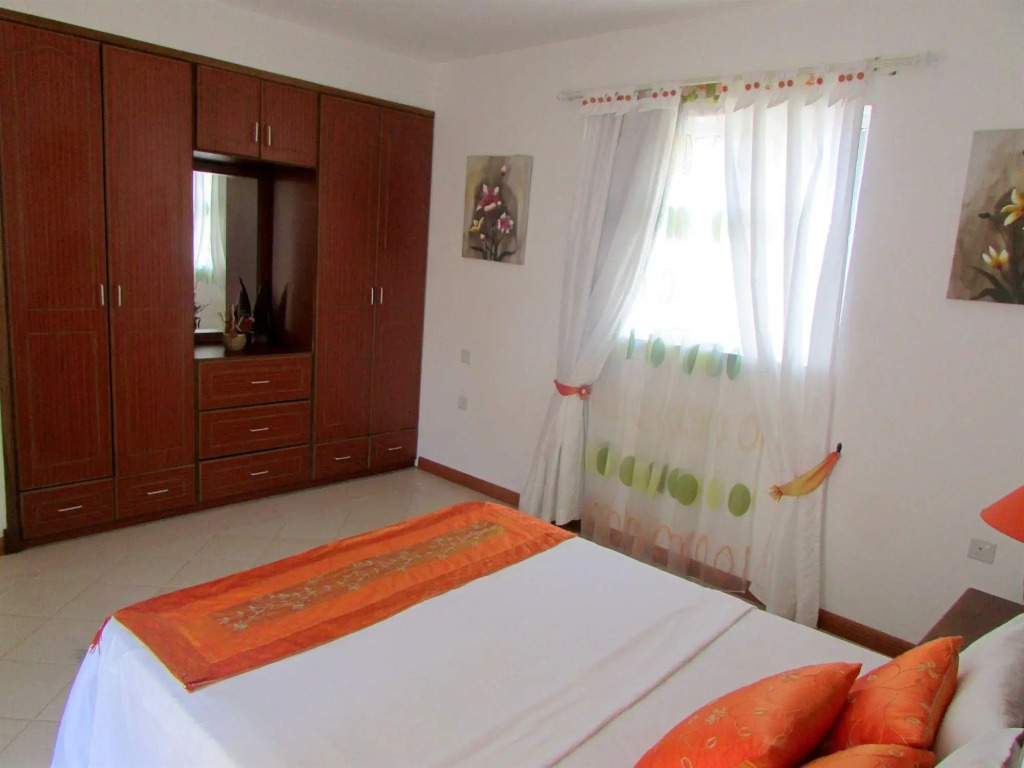 Golden Rod villa