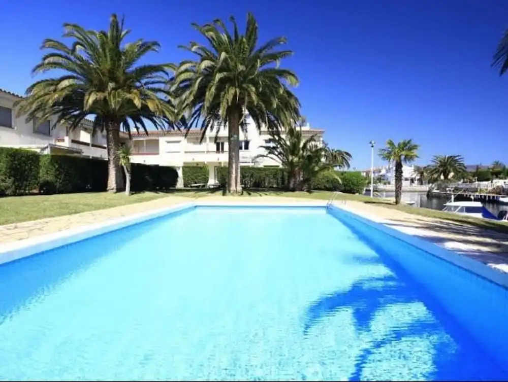 297-apartamento,piscina,parking Privado