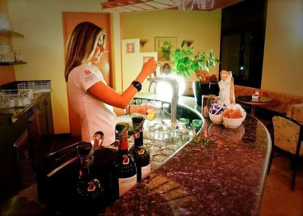 Hotel Mirella e Ristorante Bar Don Bacco